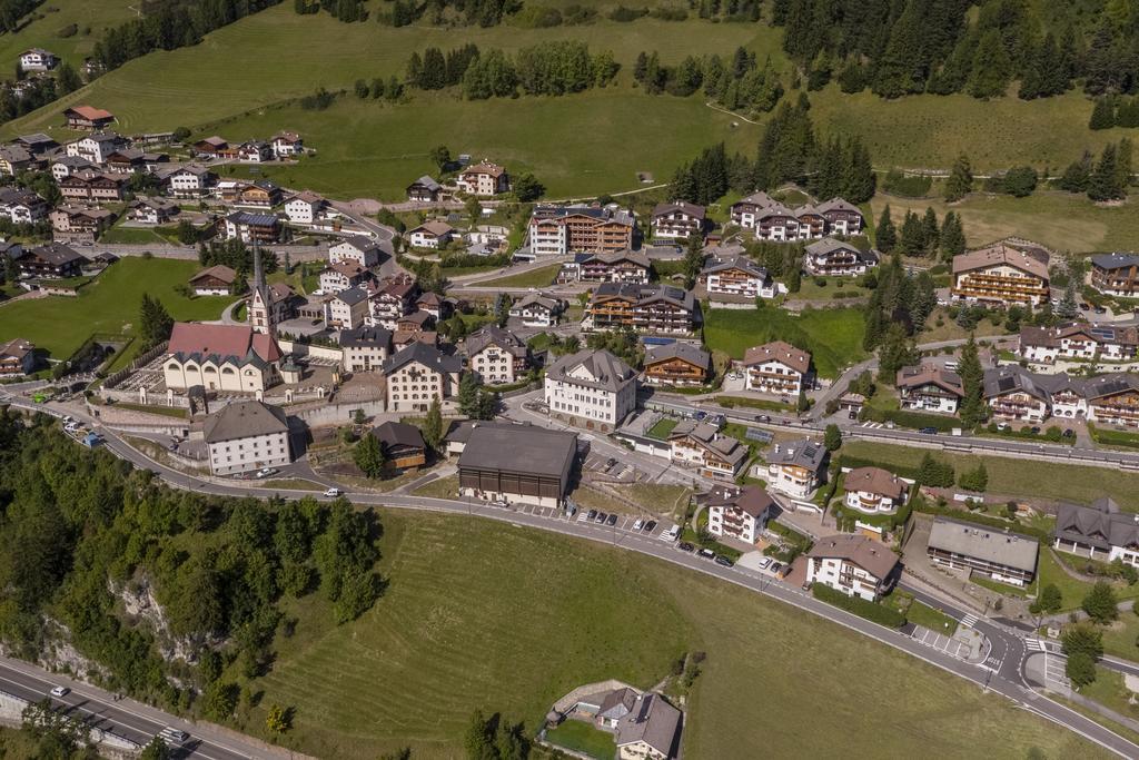 Hotel Garni Gardena - Appartments Santa Cristina Val Gardena Exterior foto