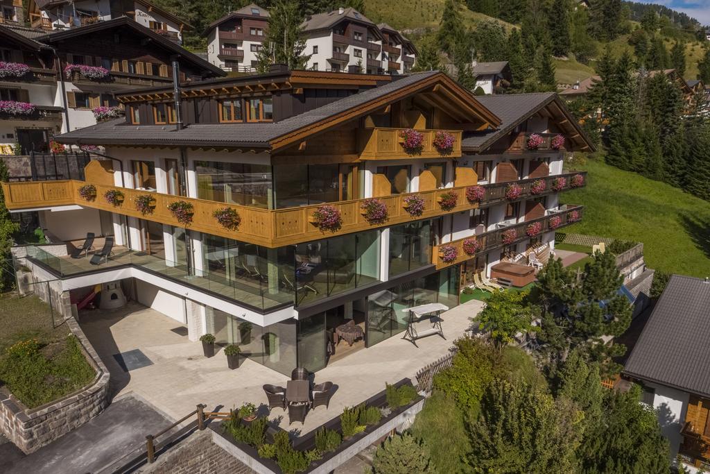 Hotel Garni Gardena - Appartments Santa Cristina Val Gardena Exterior foto